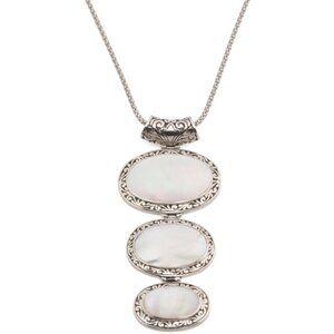 ANNIKA WITT Made In Bali Mother Of Pearl Triple Oval Necklace